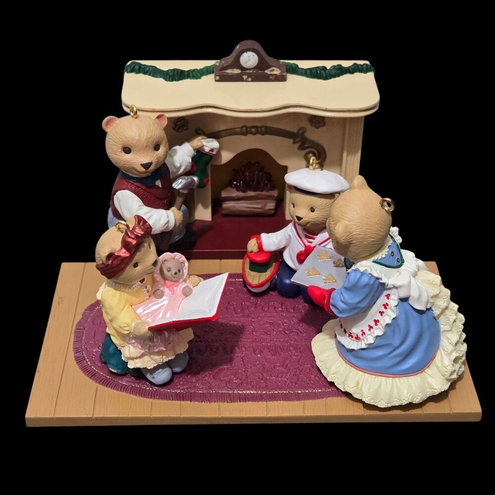 Hallmark Keepsake Ornaments 1993 The Bearingers - Living Room Scene Complete